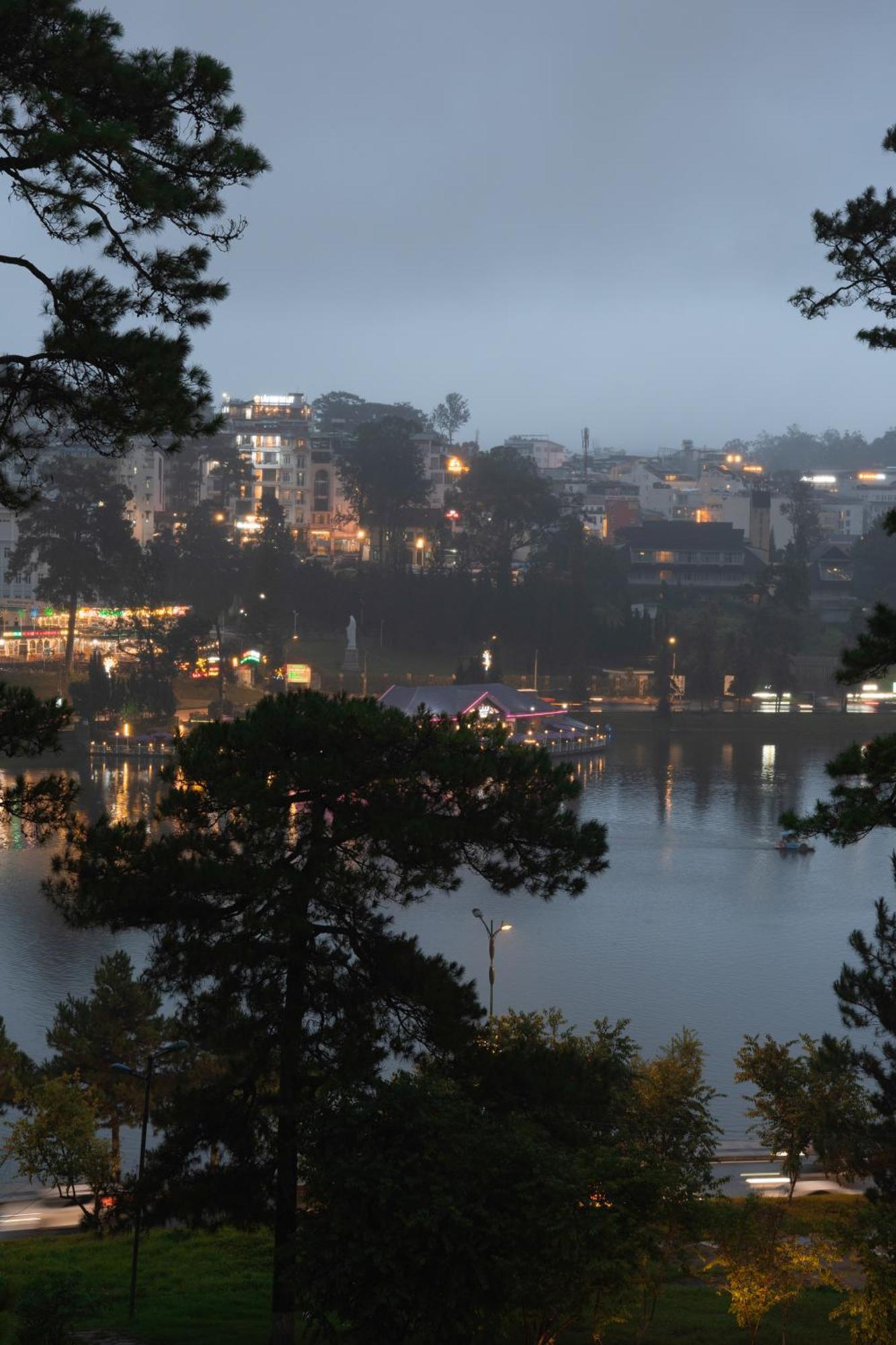 Lumina Hotel Da Lat Central Zewnętrze zdjęcie